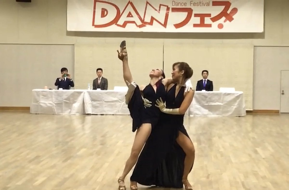 yukkamtree's tweet photo. #DANフェス

《社交女子★ダブルス》として清水舞先生@durgamai 先生と女子×女子でルンバを踊らせて頂きました！

結成した当初はこんな大舞台で踊る事になるとは予想だにせず…

たくさんのご声援、本当にありがとうございました😊💕💕💕

#社交女子ダブルス
#女子ラテンダブルス
#社交ダンス https://t.co/jX7L4Qvq3N