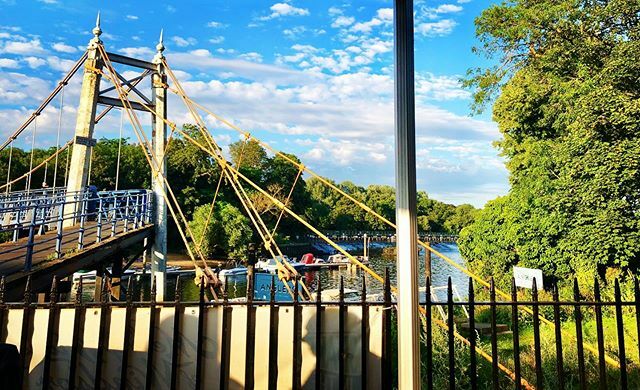 AlanSemaan's tweet image. #retrogram to that very British time at a  pub on #thethames in #teddington. Beautiful! instagram.com/p/B4tvWRjBusA/