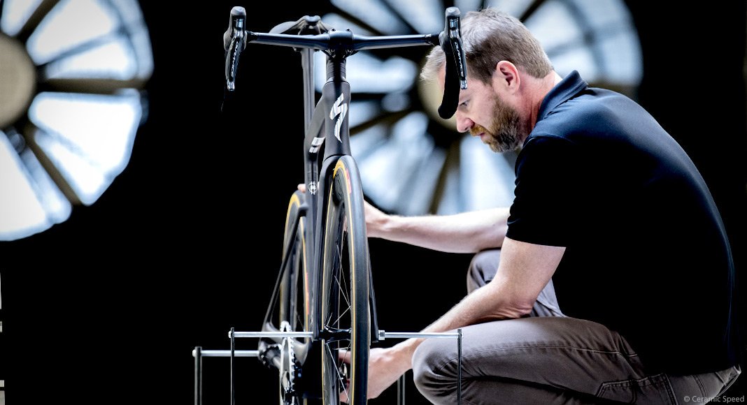 bicyclesnetau's tweet photo. There is a lot of debate on the interweb about the @CeramicSpeed Driven shaft drivetrain and BNA asked Ceramic Speed CTO Jason Smith six tough questions from viability to torque to release date.
https://t.co/x6uroIAH4P
#driven #shaftdrive #drivetrain #prototype #torque https://t.co/y10vLqlSs0