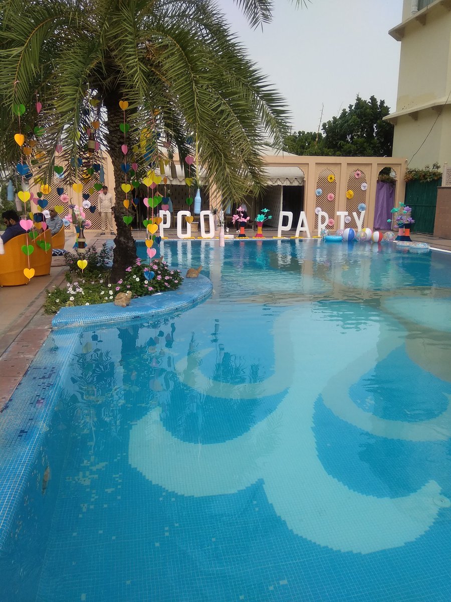 Amitaar21's tweet photo. #PoolParty
#Rajasthali
#wedding https://t.co/hpkQQeGRc0
