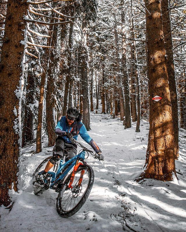 2radwanderer's tweet photo. I suck at end-of-season posts. 🌨❄️🤷🏻♂️
...
@evilbicycles
@ticinoturismo
@mtbswitzerland
@gformbike
...
#mountainbike #freeride #mtb #singletrail #outdoor #mtblife #plantbasedathlete #vegan #MountainBiking #lifebehindbars #mtbswitzerland #enduro #alps #mtblifestyle #neverstopexp… https://t.co/z27gPonz30