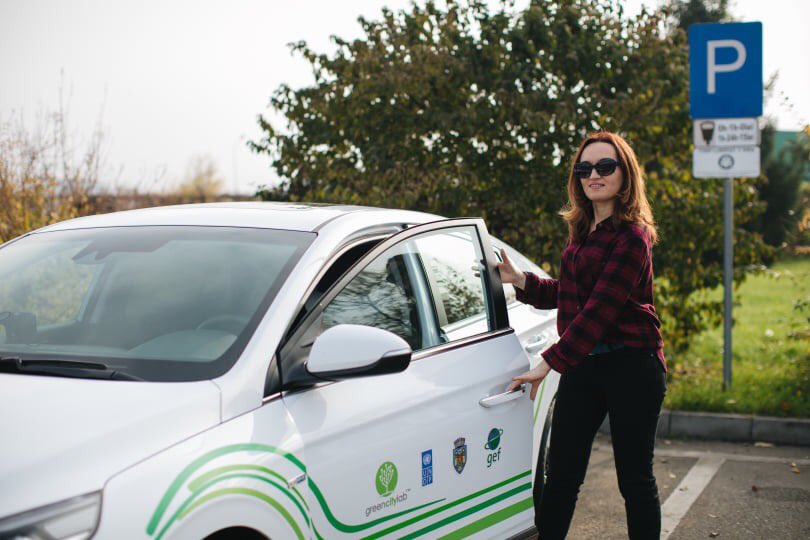 UNDPMoldova's tweet photo. Yesterday our #ElectricUltraMarathon crossed Moldova and Romania and today we travel across Hungary. Because #electriccars &amp; existing infrastructure make possible best green journey. Follow us for updates. https://t.co/6u0cOFG37y https://t.co/9aSEVhGiOr
