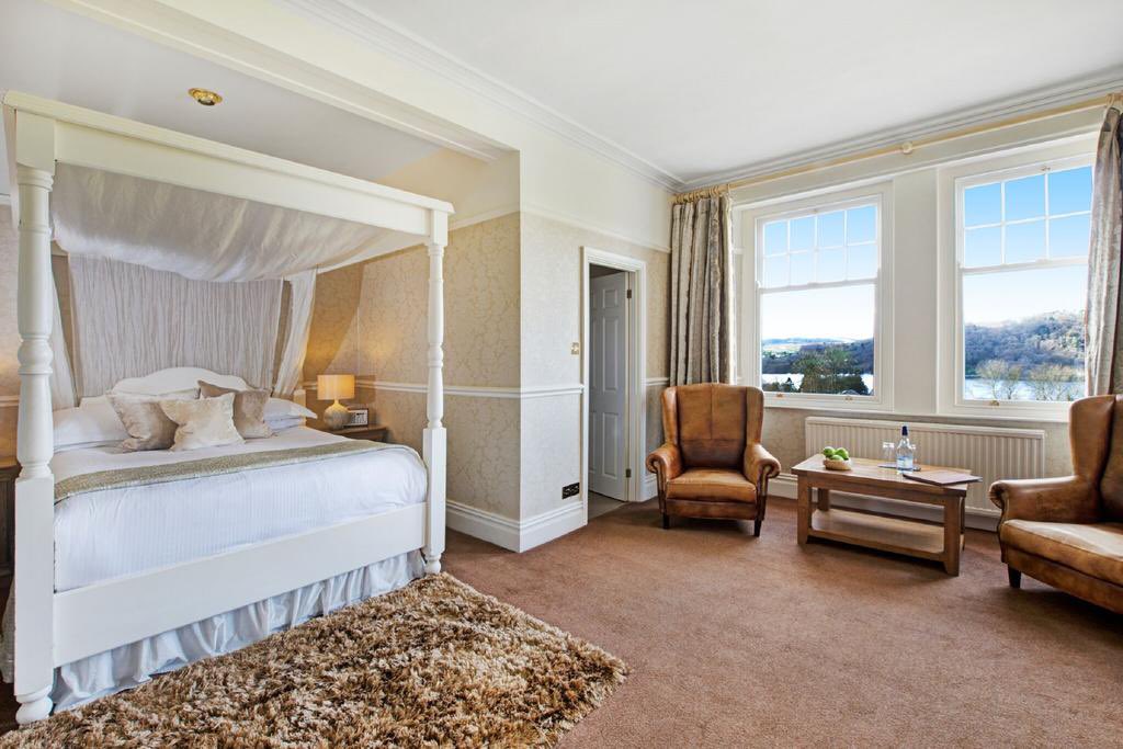 #LASTMINUTETRIP Looking for a last minute trip away?! wanting to escape to the Lakes for a weekend?! We still have rooms available 😊 Get in touch now to get booked in at @theryebeck 👌🏼 015394 88195 📞📞 #TheLakes #RyebeckHotel #RyebeckRestaurant #Lakedistrictfood #Weekendaway