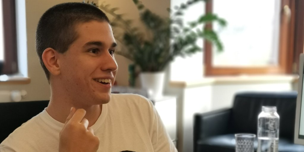 dkd_de's tweet photo. #newkidontheblock
Immer wieder schön neue Gesichter bei uns begrüßen zu dürfen. Heute stellen wir euch Frontend-Entwickler Fabio vor 😊👇.
#whosthatboy #teammitglied #herzlichwillkommen #frontendentwickler #TYPO3 #digitalagentur #devops #developer #development #frankfurt #cms https://t.co/OC34kzOdhd