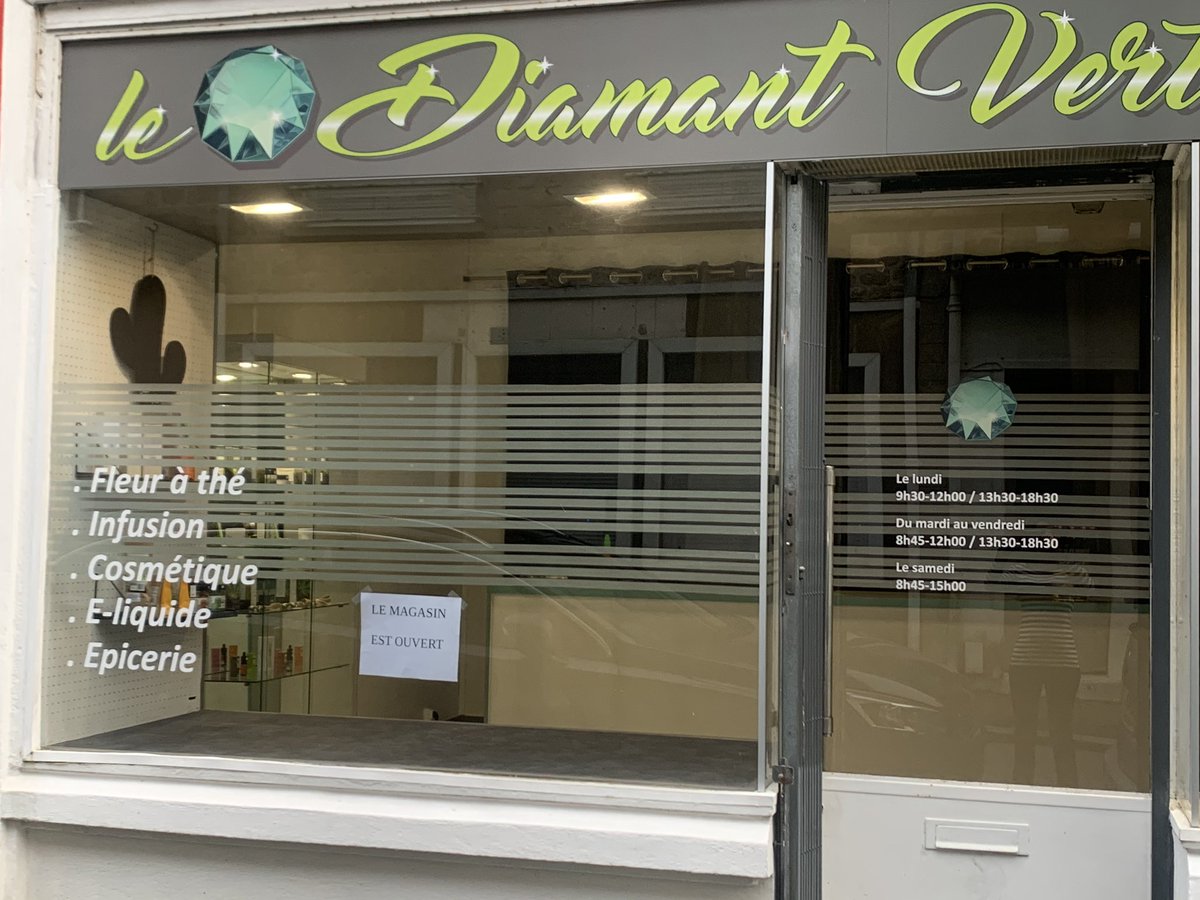 annie50310's tweet photo. Cher(e)client(e) stock limité de erdbeerli 60€pour 6g et 80€ les 10g  ,oubliez pas votre magasin est ouvert aujourd’hui jusqu’à 16h https://t.co/Ou5FhoUSXs