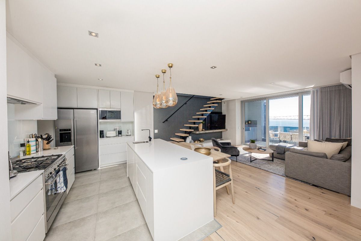 Penthouse #style and #luxury living at this stunning city #apartment. Enjoy the rooftop terrace with private swimming pool&incredible views.
https://buff.ly/2VRW4GL
#PenthouseonB #travel #holiday #getaway #SeaPoint #capetown #staywithnox #lionshead #beautiful #amazing #friends
