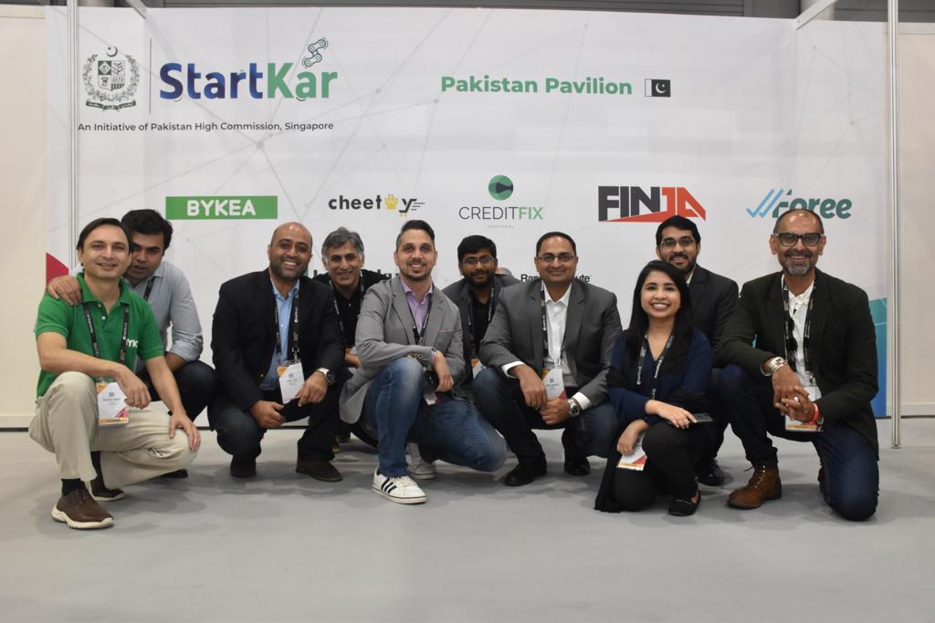 cheetaypk's tweet photo. Proud Pakistanis in #Singapore! #Cheetay was part of the #Startkar pavillion at the #SingaporeFintechFestival @ahmedk79 @RukhsanaAfzaal #humaarikamiyaabi #cheetaypk https://t.co/THdH7M30oA