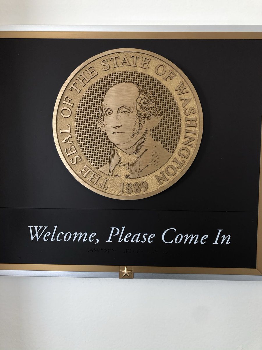 Molecular_MD's tweet photo. A few photos from my (first) hhill day as part of #AMPath2019 with @LockwoodDNA and @Path4u1 visiting the office of @RepJayapal. @Pathologists and @ AMPath are critical to precision medicine and appropriate patient care. https://t.co/ZiP8PBA8FZ https://t.co/xqAoyd2Eu6