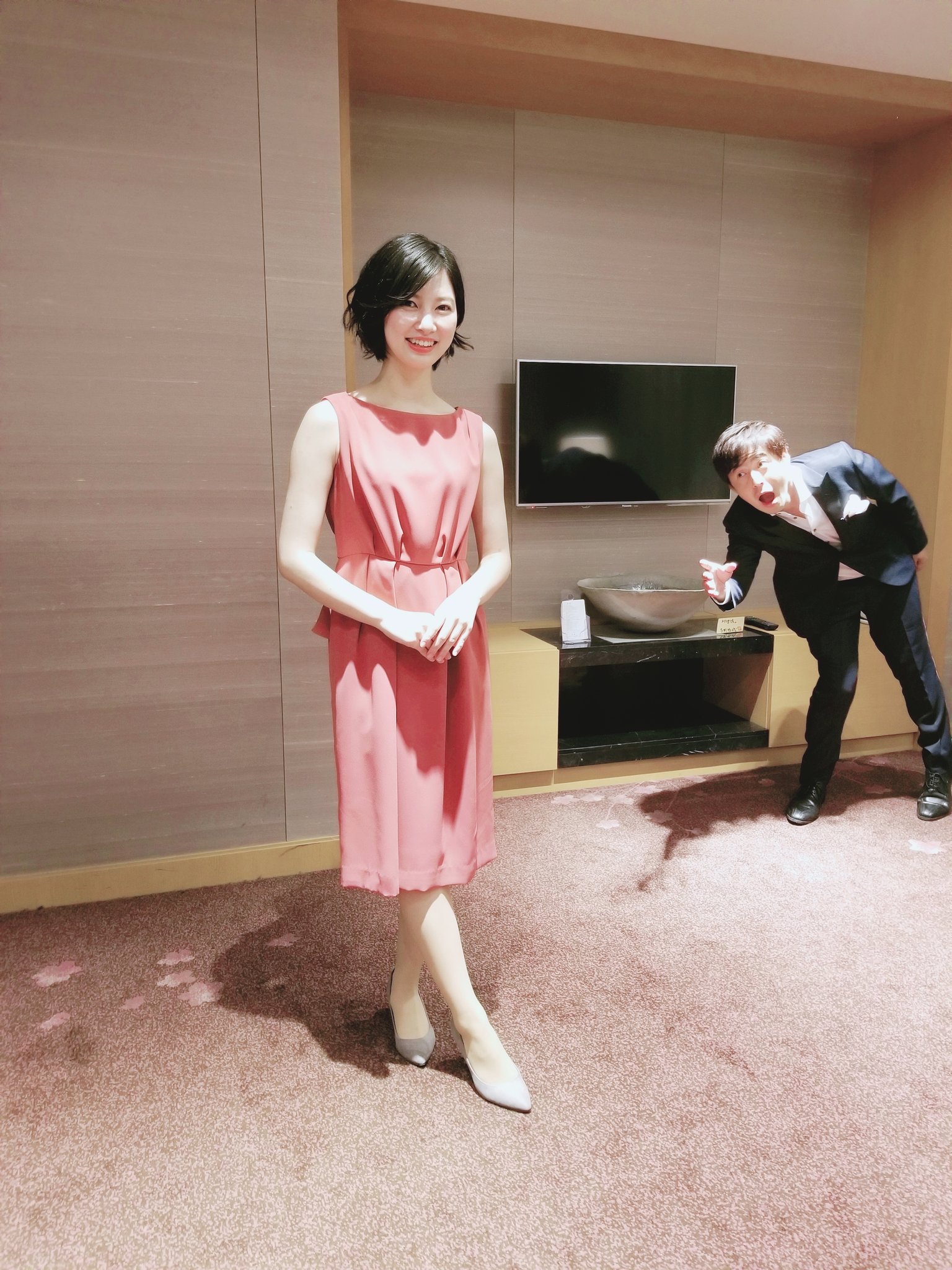 池田琴弥 今日は事務所の先輩u K さんこと 楠雄二朗さんと司会のお仕事でした 写真を撮っていたら 後ろにおちゃめに写っているu K さん 緊張している私をこうして和ませてくださる素敵な先輩です 明日はロケ 楽しみ 楠雄二朗 さん 池田琴 池田琴弥 今日は事務所の先輩u K さんこと 楠雄二朗さんと司会のお仕事でした 写真を撮っていたら 後ろにおちゃめに写っているu K さん 緊張している私をこうして和ませてくださる素敵な先輩です 明日はロケ 楽しみ 楠雄二朗 さん 池田琴