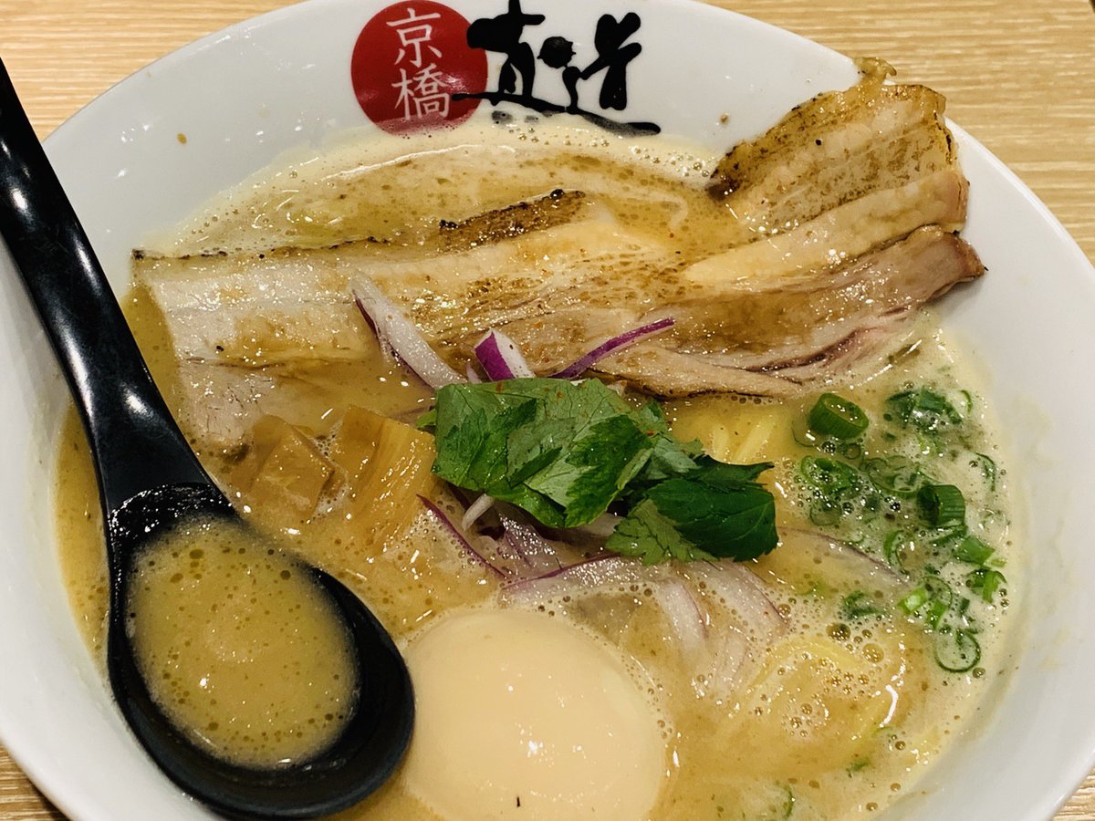 凪茅 A Twitter 白湯焼豚ラーメン 彼氏のお気に入りっていうラーメン屋さん 煮玉子が大好きやからトッピングしたよ 大阪 京橋 ラーメン 京橋真道 Olごはん 拉麺 晩ごはん 夜ごはん 夕ごはん 夕食