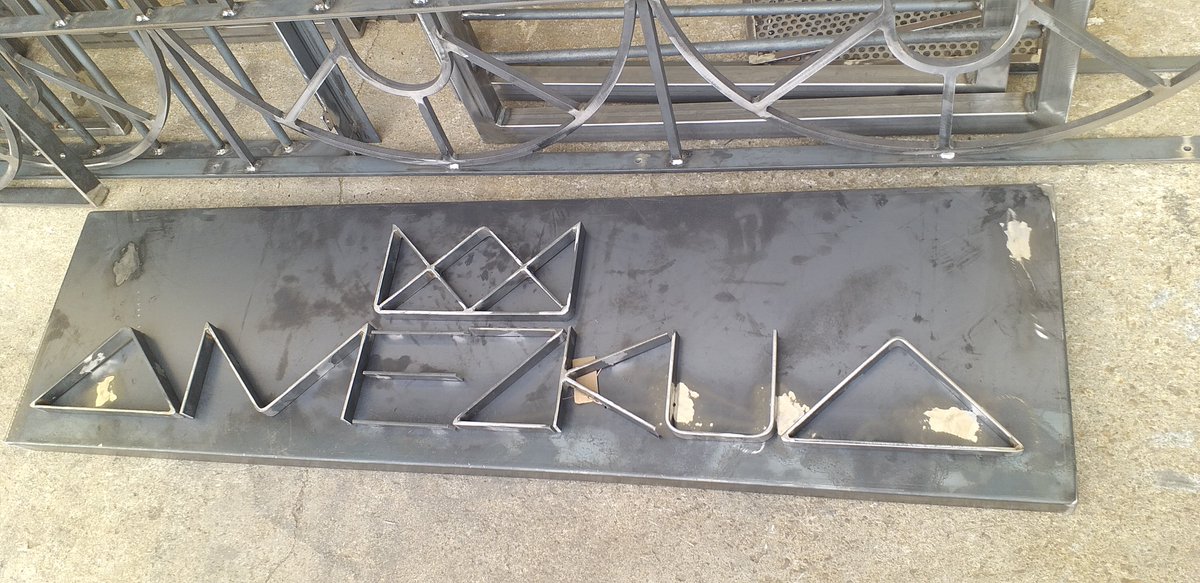 styledpro's tweet image. Unos de mis últimos trabajos #LED #Creativos en #Malasaña. Contribuyendo al #Ahorro #energético, #arte #creativo y eliminación de #contaminación #lumínica.