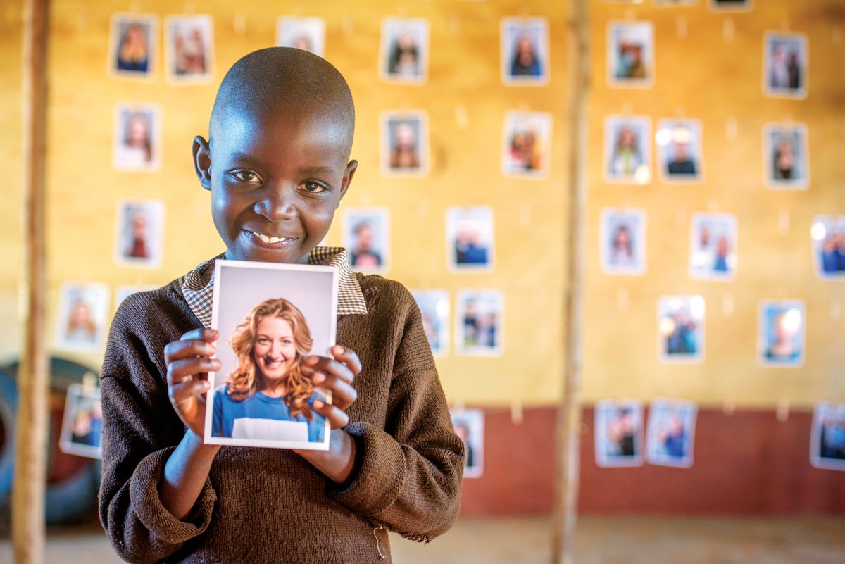 Ik ben heel enthousiast over #Chosen van <a href="/WorldVisionNL/">World Vision Nederland</a> . Het nieuwe concept voor kindsponsoring.
Niet sponsors kiezen een sponsorkindje uit, maar andersom. Weer een stap verder in gelijkwaardigheid. Echt tof! Kijk voor meer informatie op worldvision.nl/chosen