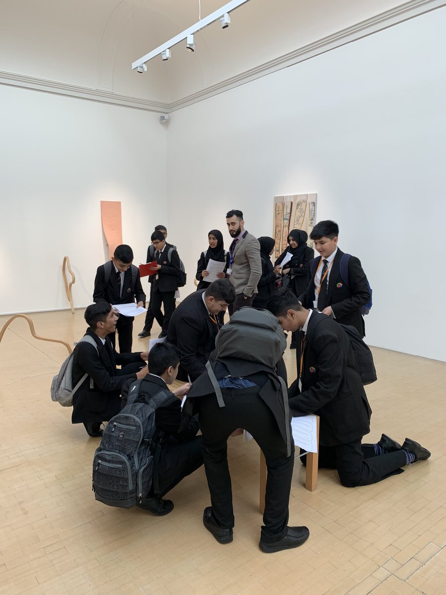 UAK1's tweet photo. 2nd stage of the UAK Leeds Cultural Day takes us to Leeds Art Gallery @LeedsMuseums #viewingart #seeingquestions #culture https://t.co/G3xV6bi1fU