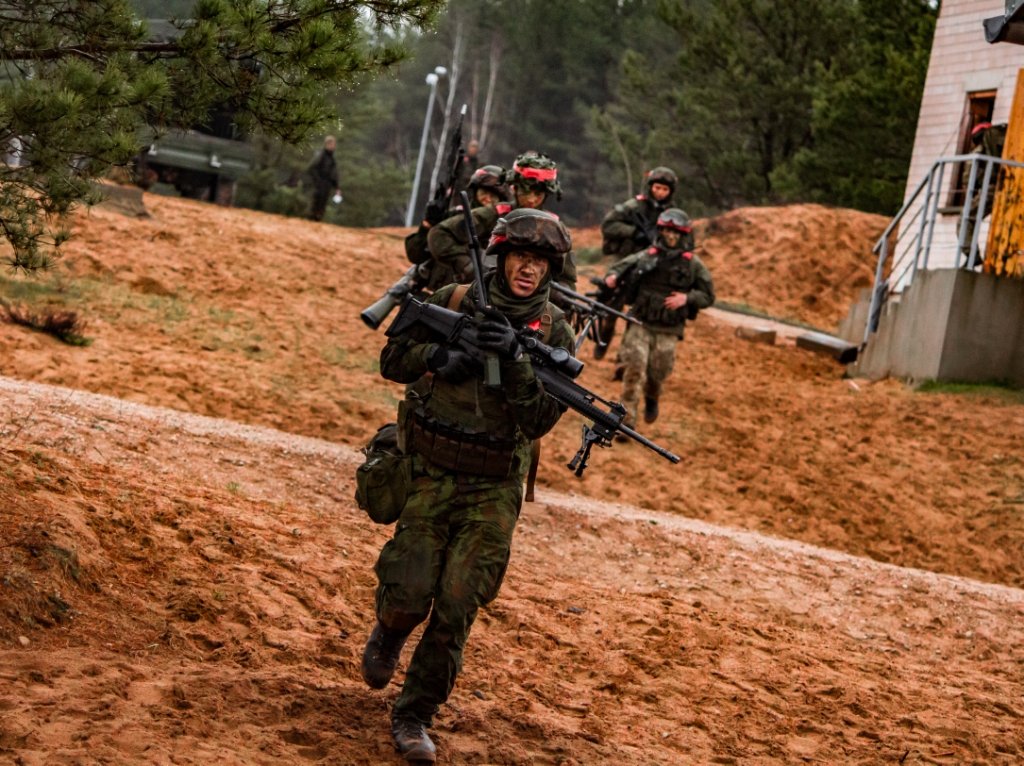 #ICYMI: ex. IRON WOLF II kicked off yesterday. #NATO #eFP troops from 🇧🇪🇨🇿🇩🇰🇳🇱🇳🇴will train defensive &amp; offensive operations for next 2 weeks. Involvement of 🇱🇹 Iron Wolf Brigade and troops from eFP🇪🇪 &amp; eFP🇵🇱 makes it one of the biggest military exercises of the year in #Lithuania