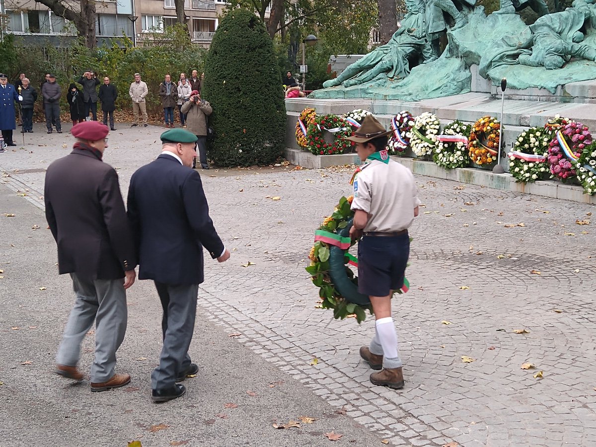 Vandaag herdenken we #Wapenstilstand In het stadspark in #Antwerpen stonden we samen stil bij de vele slachtoffers van de #wereldoorlogen