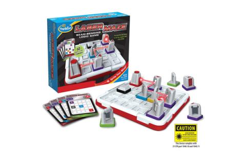 LASER MAZE (Laberinto Láser). ¡Parece magia, pero necesitarás la ciencia y tu mente para dirigir el rayo por estos desafiantes laberintos! Elige una carta de reto de entre los 60 que incluye y coloca las piezas en el tablero como se indica. 
playandlearn2010.com/catalogo/laser…