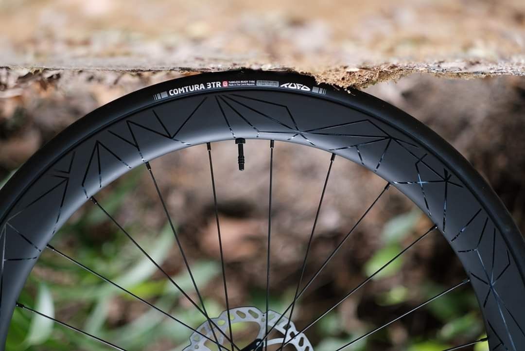 28mm tubeless road tyres