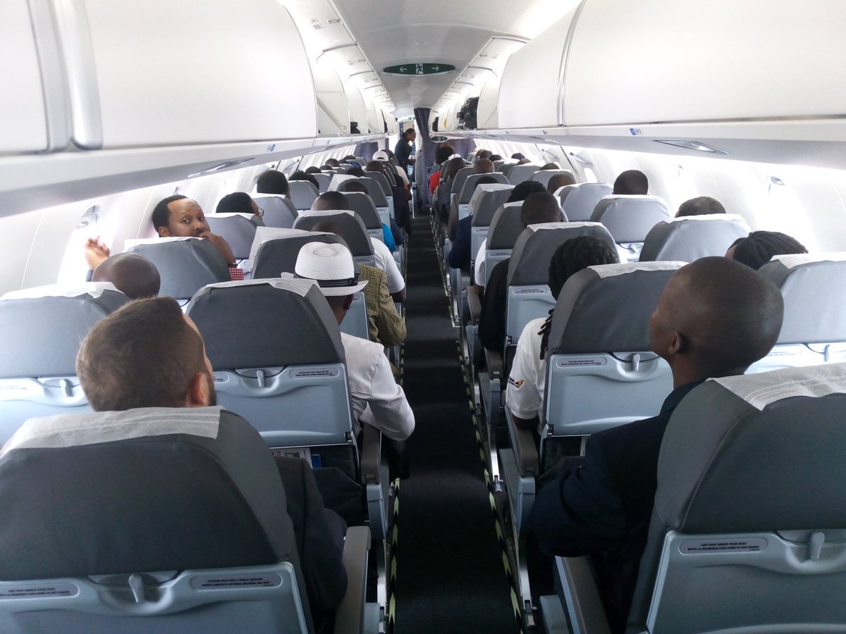 UG_Airlines's tweet image. UR 342 Entebbe-Mombasa fully boarded.
Capt Clive Okoth and First Officer Massa Ivan in the cockpit as we make our maiden flight.

#FlyUgandaAirlines