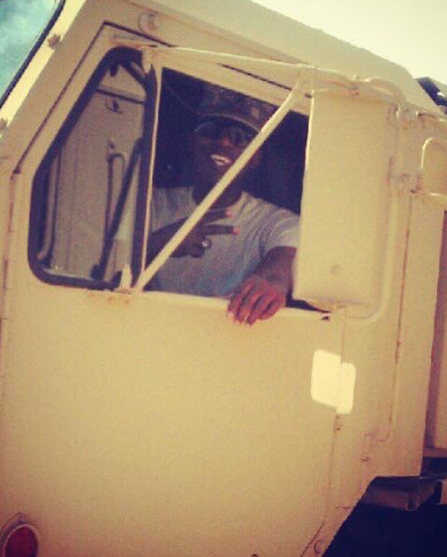 CoreyPerry__'s tweet image. Happy Veterans Day to all my brothers and sisters in arms! #BondedForLife #VeteransDay 🇺🇸