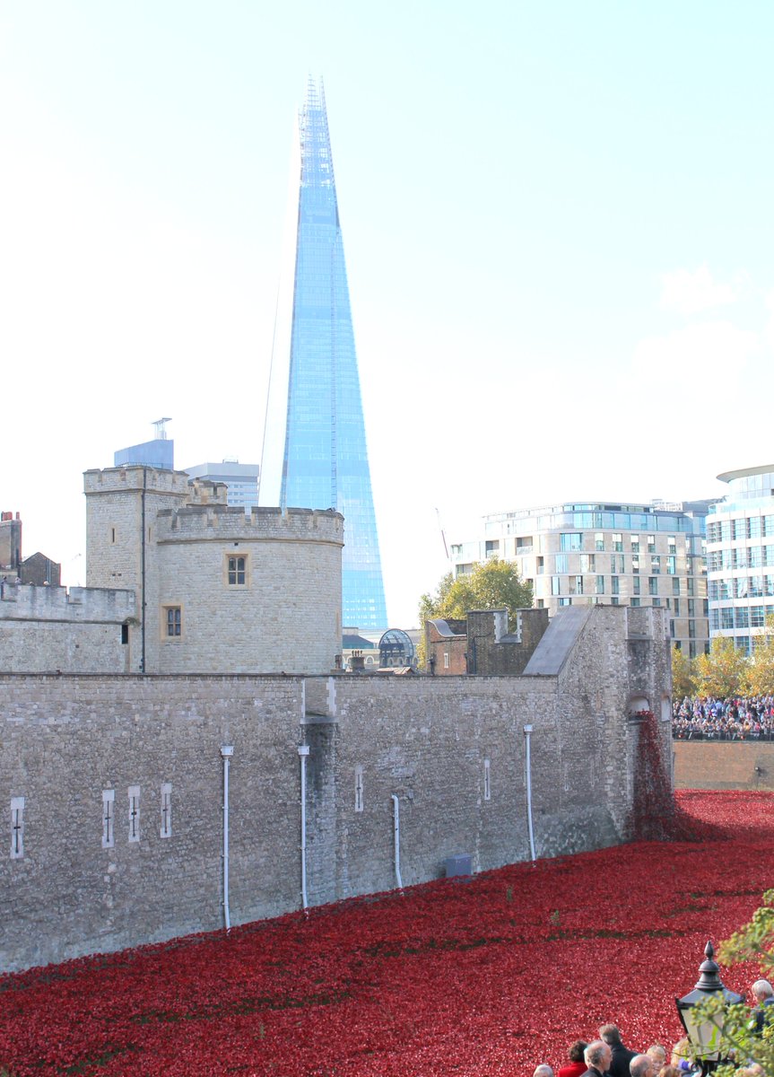 OU_ArtHistory's tweet photo. Today's #materialmondays is to mark #remembranceday: #BloodSweptLands and #SeasofRed by #paulcummins and #tompiper. https://t.co/BdUaPpEHy9