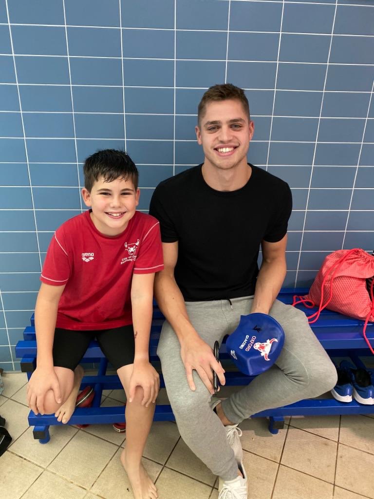 COSCSWIM's tweet photo. Getting your hat signed by #teamarenauk #ragingbulls / @britishswimming @davesmurphs was very popular for our young Rising Star, Academy & Development #swimmers at our #COSCDevMeet yesterday #proudclub #swimming #swim #Oxford #Oxfordshire https://t.co/oC7MvA5uUI
