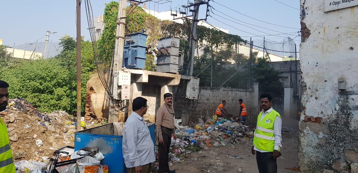 SantoshnagarDC's tweet photo. Swachh Namaskaram sir. A special sanitation inspection at Madannapet  vegetable  market ensured of clearance of Garbage #swachhhyd #teamghmc @arvindkumar_ias @bonthurammohan @KTRTRS @musharraf_ias @CommissionrGHMC @acitghmc @GHMCOnline https://t.co/DqPkBi3WFs