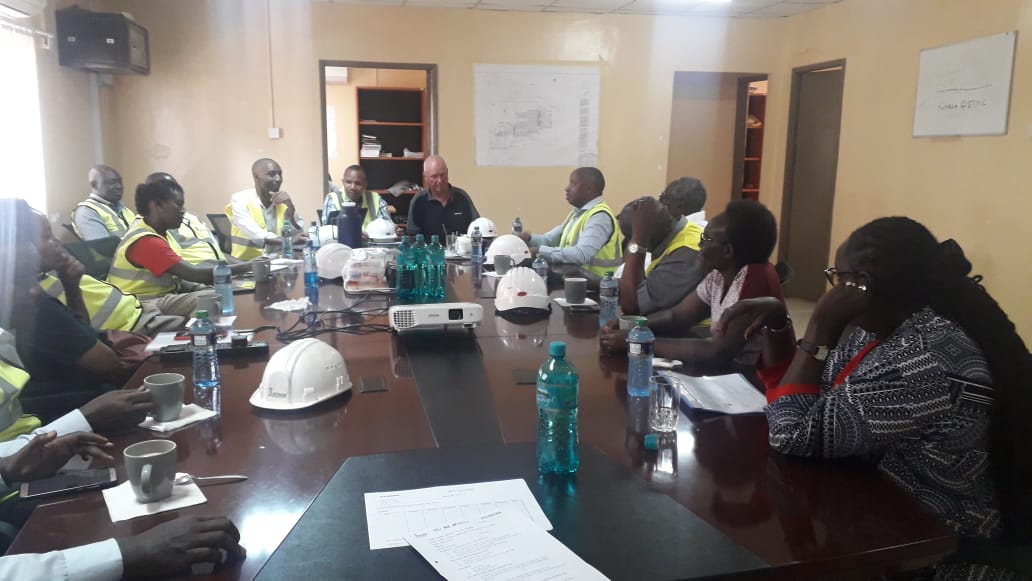 KETRACO1's tweet photo. Today our Board of Directors embarked on a projects inspection tour to some of our projects around the country. First stop was at Suswa substation.
(In photos) The Board of Directors are being briefed at Suswa substation.
#BoardTour #InspectionTour #KETRACOProjects https://t.co/QlEnYQBNqL