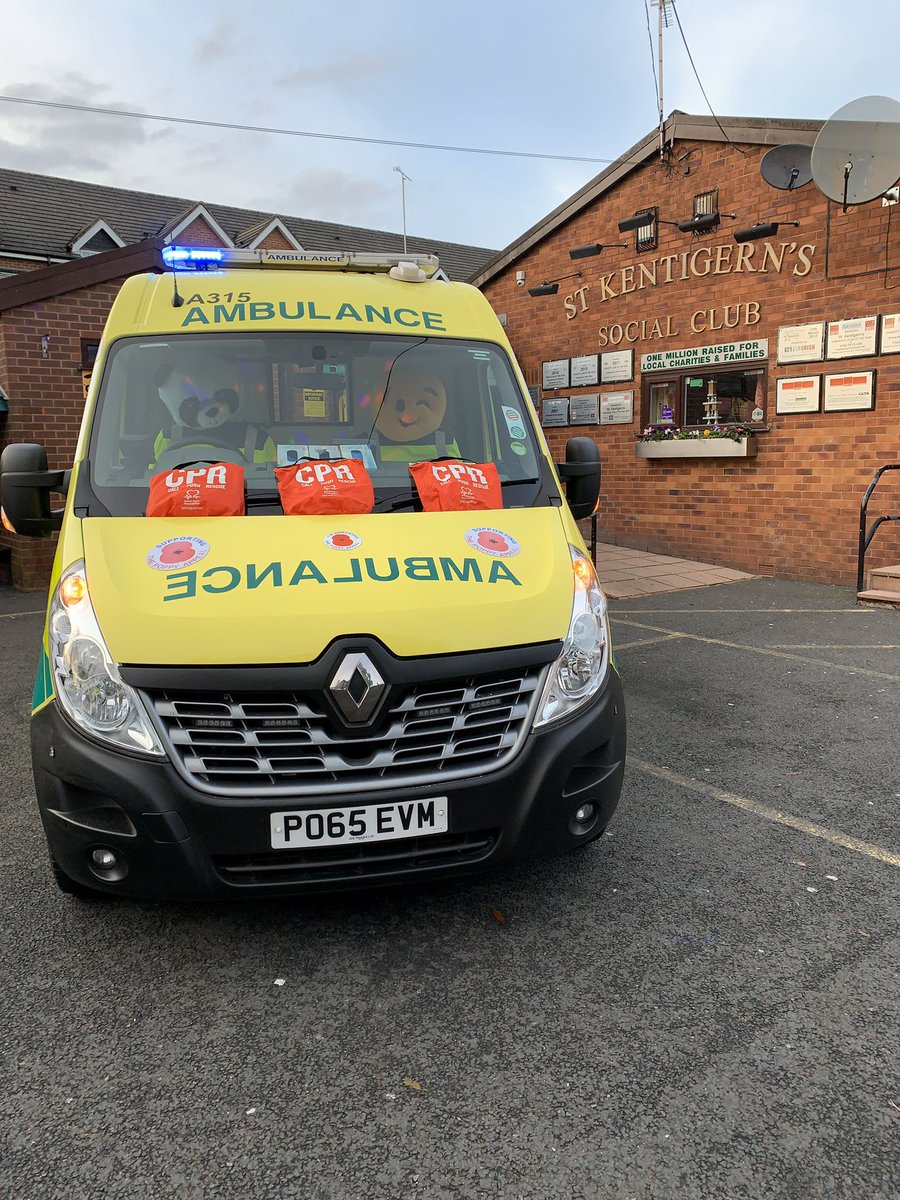Heart_Of_EMT's tweet photo. @NWAmb_Central #PandaMedic & 🚑 crew were proudly supporting and bringing a bit of #AliTheAmbulance magic to a local Charity project @BirthdayStarsPr who provide free birthday parties for children and their families in crisis and work closely with homeless families unit. https://t.co/hf69jjMdgt