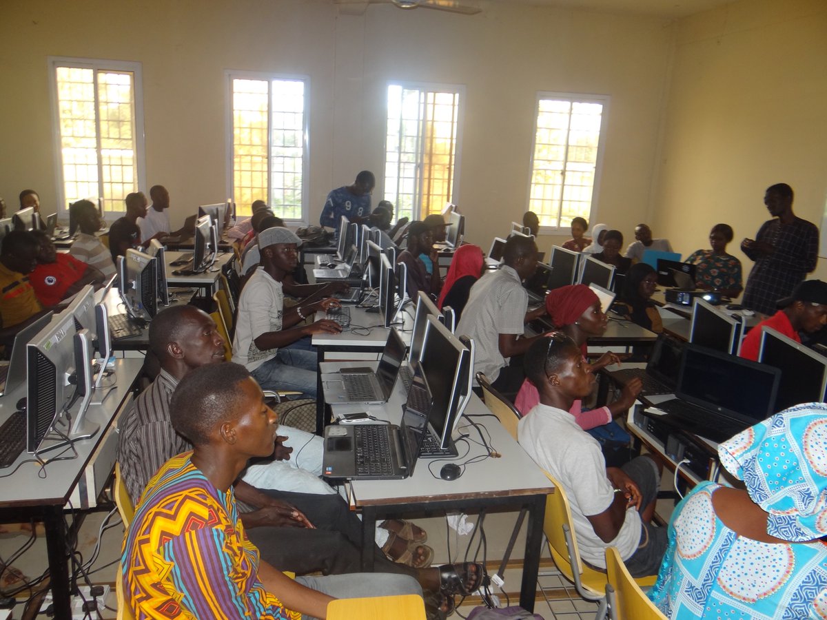 JaitehOusainou's tweet photo. 2nd WEB DEVELOPMENT SESSION COMPLETED๐ฅ
This session was focused on the fundamentals of web development and roadmap for front end developer . About 100 students from different schools of UTG attended this session.
#DeveloperStudentClubs
#SSADSC
#DSCUTG https://t.co/x13v45GdCJ