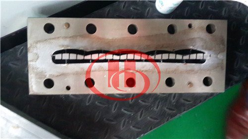 tongsanmachine's tweet image. PVC WPC wall panel production line
1,65/132 conical double screw extruder
2,high output: 200-240kg/h
3,600mm width panel #wpcWallPanelProductionLine #pvcWallPanelMachine #wpcProfileExtrusionMachine #wpcDoorPanelMachine #pvcPanelMakingMachine