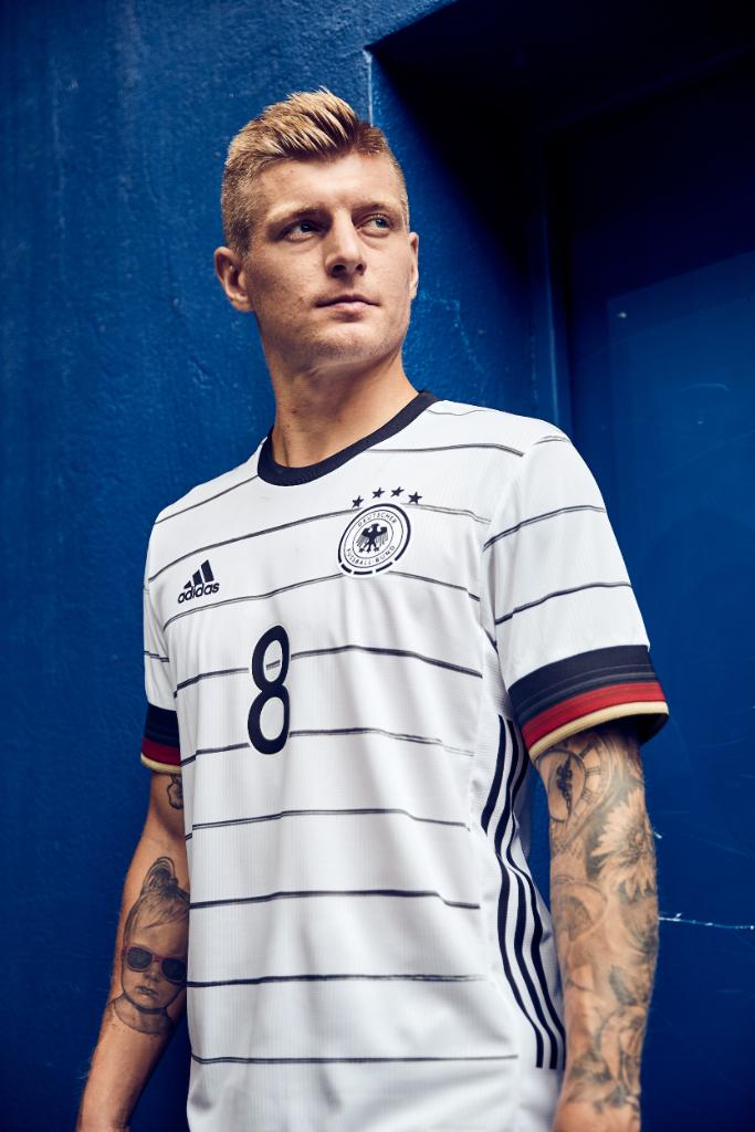 Pais de Ciudadania ayudar Químico adidas Football on Twitter: "Unite in play. Introducing the official  @euro2020 Home jerseys for: 🇩🇪 @DFB_Team 🇪🇸 @SeFutbol 🇧🇪  @BelRedDevils 🇷🇺 @TeamRussia Exclusively available now:  https://t.co/OQ7c8eohvS https://t.co/7udXNSazvP" / Twitter