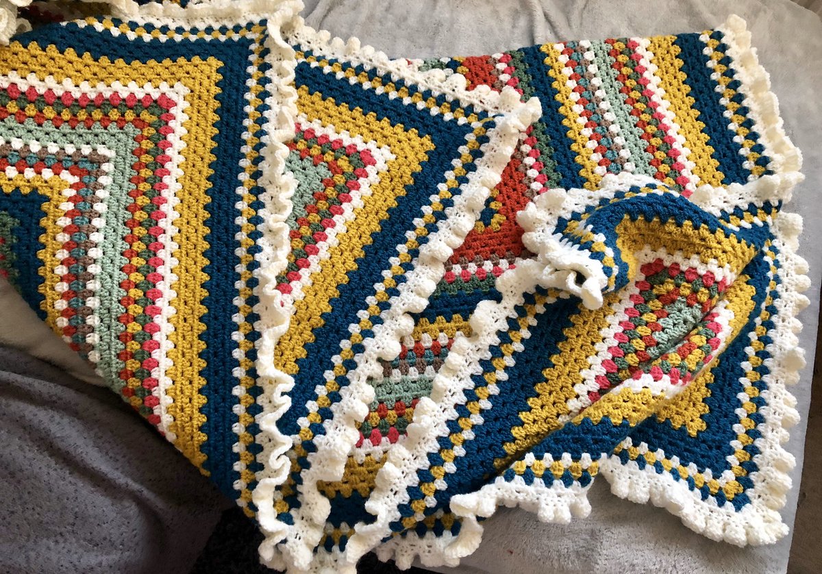 crochettheloop's tweet photo. Learn to Crochet Granny Squares @coffee_active 19/11/19! Refreshments, crochet hook &amp; yarn inc. #PulseAshtead #whatsoninepsom #ashtead #livingkt22 #SurreyComet #fetcham #leatherhead #vintagecrochet #epsom #effingham #bookham https://t.co/mCBZkw69l9 https://t.co/SqQI4FIBzo