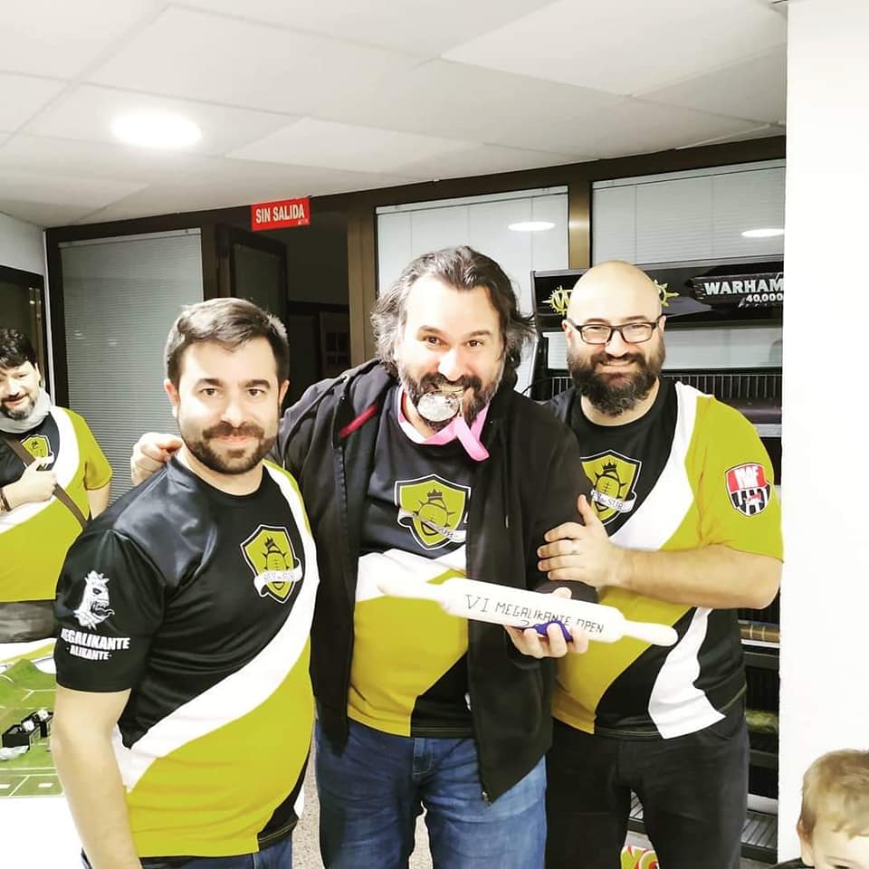 Aso_3Almas's tweet photo. El team #LigaPoniente de @hobbyzona1 se vino de Alicante cargado de premios: @emiliomugnoz Campeón¡ @JC_Beltha Cuchara de Palo¡ Juan Marín Rey del Sur Stunty y Alfonso Pérez Subcampeón del Rey del Sur. Enhorabuena a todos¡¡ https://t.co/8I8FXAXDjd