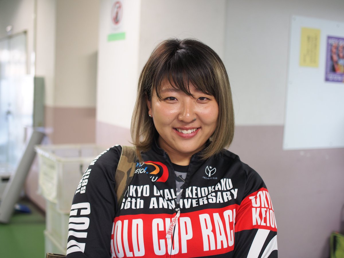 鈴木彩夏 Ayaka Suzuki Pa Twitter おはようございます 平塚ナイター ありがとうございました 長崎での練習の成果が出せずでしたが腐らずまた頑張ります 次走ホームバンクの松戸競輪ミッドナイトです 頑張ります