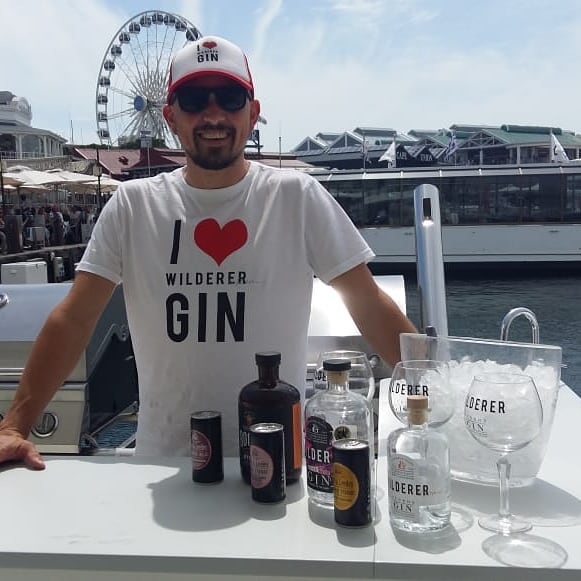 We had a fantastic Gin filled weekend aboard the Mirage Catamaran 🍸 Thank you to the Mirage and their phenomenal staff for hosting us! Please contact Mirage at info@miragecatamaran.com to book your next Luxury Yacht Experience. #wilderergin #fitchandleedes #miragecatamaran