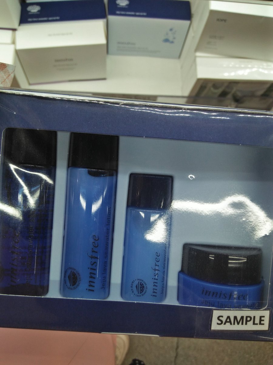 Ab2Yo's tweet photo. มีใครสนใจเครื่องสำอางค์แบบชุดเล็กๆบ้างมั้ยค้า ราคาอยู่ที่ 160-280 บาท (มีรูปต่อ) #���ีวิวเกาหลี #พรีออเดอร์เกาหลี #เครื่องสําอางเกาหลี #รับหิ้วเกาหลี https://t.co/vcEqPC7CKP