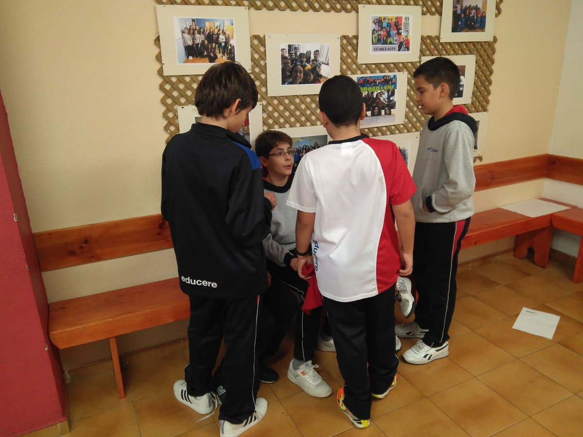 SantoAngelPal's tweet photo. En 1° de #secundaria #compartimos, #jugamos, #fraternizamos y #fortalecemos las #relaciones con nuestros #compañeros en nuestras #convivencias #santoangelpalencia #yosoysantoangel #respeto #reflexión #MiColeMola @SantoAngelPal @FundEducere https://t.co/FehwOfDgSo