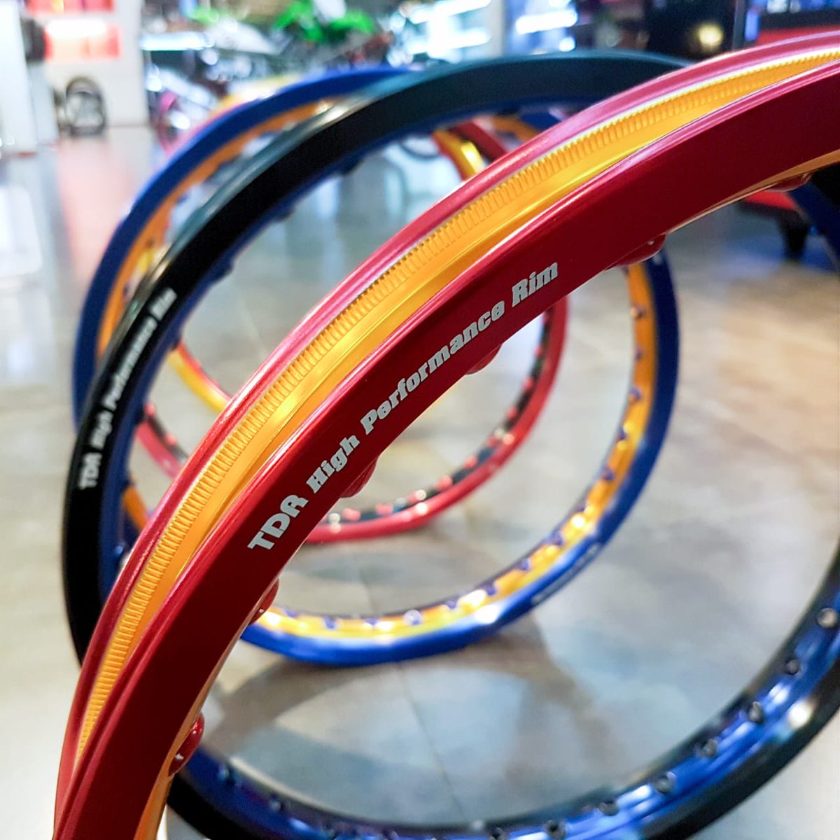 TDR_RACING's tweet photo. TDR Racing Alloy Rim WX Shape 2 Tone made with light &amp; strong aluminium serie 7 material to increase handling &amp; durability. - https://t.co/MwrKK6xW5M
.
#HighPerformanceWheelSystems #Handling #WheelSystems #WXShape #GotoTheNextLevel #NextLevel #LevelUp https://t.co/xfkTY9Mvsh