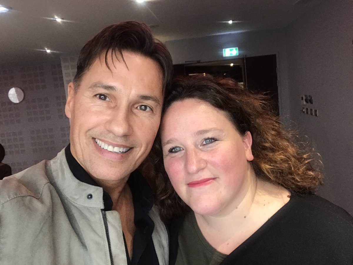 chloe70230's tweet photo. Mémories Dijon 7 Novembre 2019 @iamNathanMoore  me and my mum 🥰🥰🥰 https://t.co/9XcReXTRQN