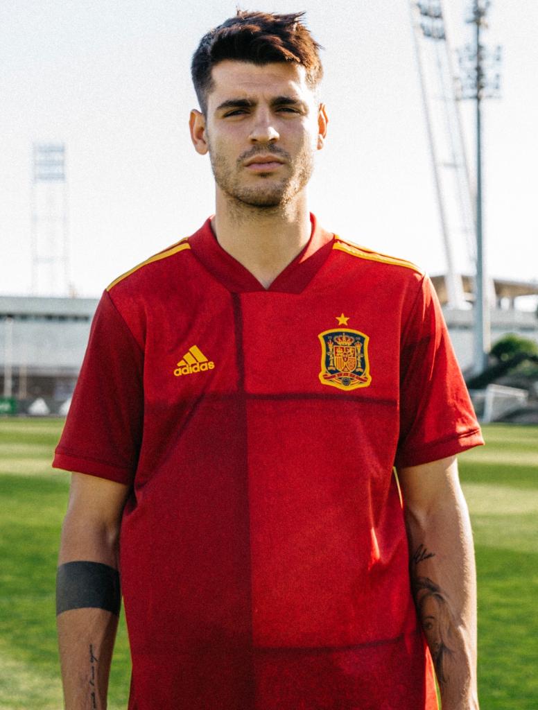 ActuFoot_'s tweet photo. 🔴 OFFICIEL ! Le nouveau maillot de l'Espagne pour l'Euro 2020 ! 🇪🇸 https://t.co/LwZwLMkde1