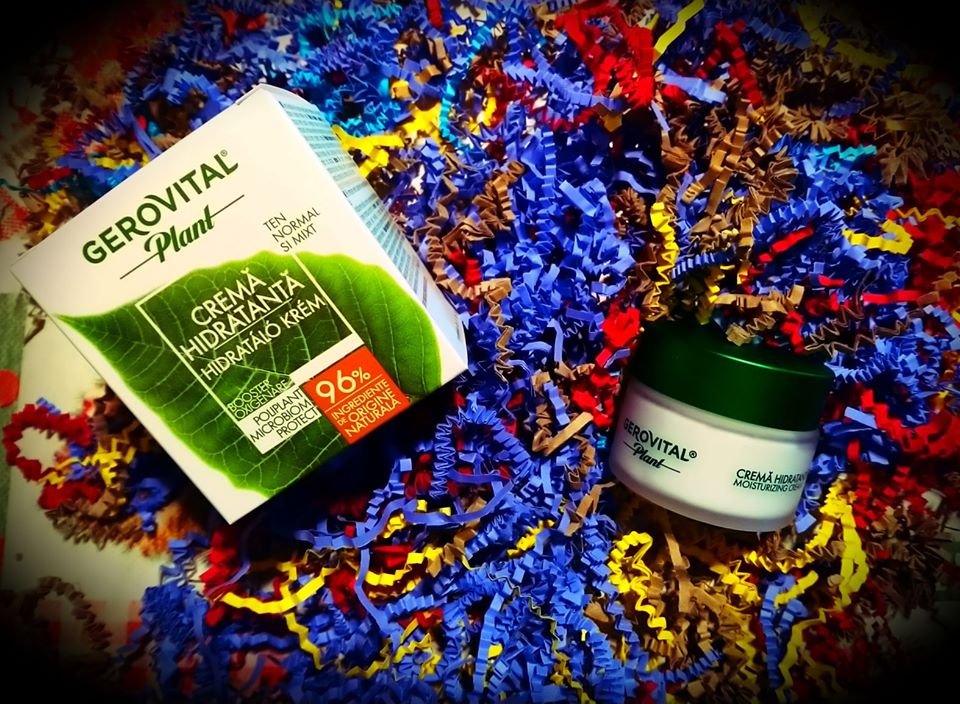 Gabbella_'s tweet photo. Crema hidratantă Poliplant Protect de la @farmec  este absolut minunată. Hidratează tenul, având la bază ingrediente de origine naturală în proporție de până la 98%.
#buzzgerovitalplant #gerovitalplant @TheBUZZStore https://t.co/S4qfIOF5S3