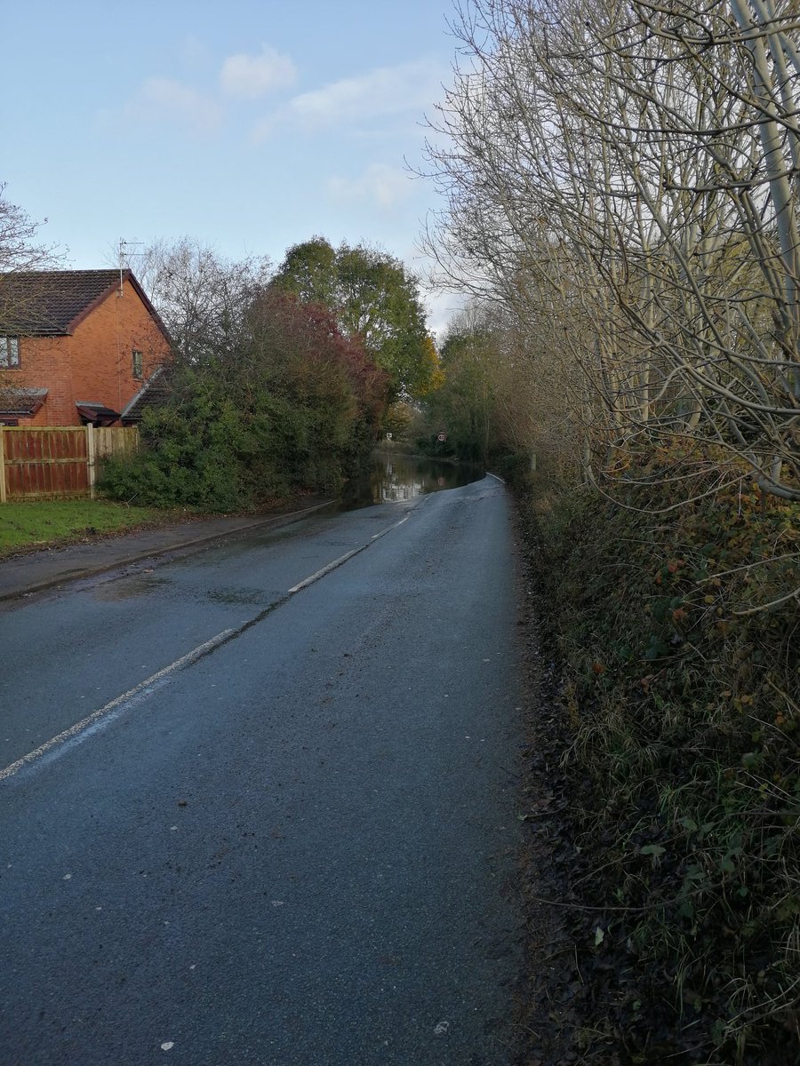 chrisdawson1980's tweet photo. @BBCShropshire @ShropshireStar
@shropshirelive #B5069 Gobowen Road #oswestry still very much closed due to flooding. https://t.co/EQlODohnM6