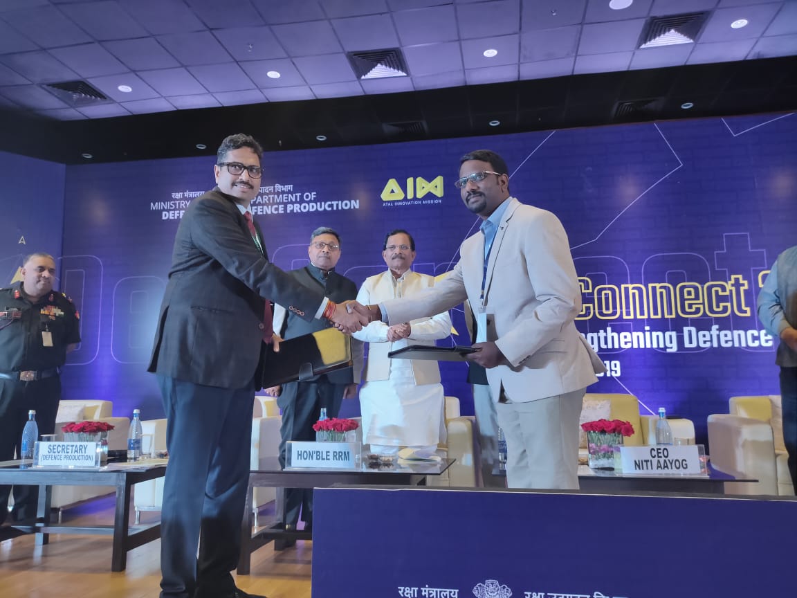 DefProdnIndia's tweet image. MoU exchange with 3 new Partner Incubators and Industry at Pravasi Bhartiya Kendra, Delhi

#DefConnect 2019
@drajaykumar_ias  @DefenceMinIndia @SpokespersonMoD @startupindia @AIMtoInnovate @India_iDEX