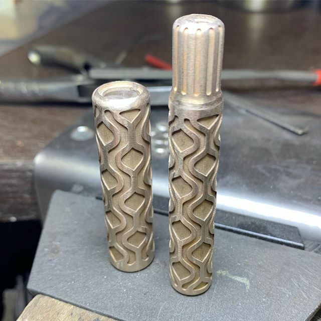 JackRowEWI's tweet photo. Bronze pen creation continues! #pen #madeinengland #craft #design #fountainpen https://t.co/Z0GP3woxIQ https://t.co/UoD17344kD