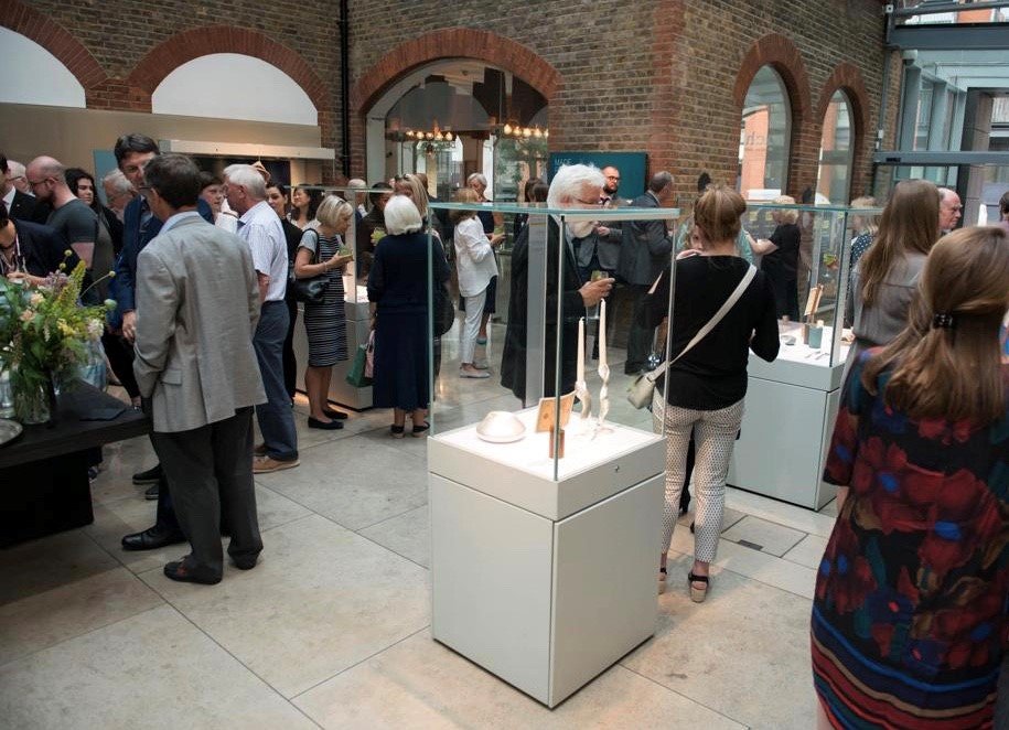 InsideUVL's tweet photo. The Atrium at The Goldsmiths’ Centre offers the perfect setting for a private drinks reception with a sparkle! #privateevents #privateparty #insideuvl #eventsprofs @GsmithsCentre @Gatherandgather https://t.co/YBBwtsCz8S