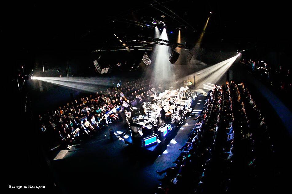 planets_life's tweet photo. Это будут наши последние спек��акли в @MeyerholdCentre, как всегда, мы сыграем #ИзЖизниПланет под Новый год, 30 и 31 декабря. Так кончится эпоха десятых. 

https://t.co/Ptj5ngrI7k

#ОлегНестеров #ГруппаМегаполис #Megapolisband #ЦИМ https://t.co/wuSsblo3kP