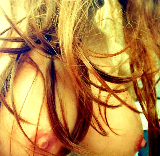 Yummy new titties https://t.co/v18cCwEhum<a href="/tag/daisydukes"class="tags"><span>#daisydukes</span></a><a href="/tag/crossdress"class="tags"><span>#crossdress</span></a><a href="/tag/bubblebut"class="tags"><span>#bubblebut</span></a>