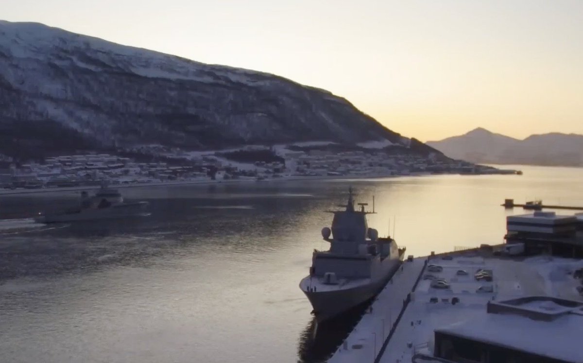 WarshipCam's tweet image. Royal Norwegian Navy frigate KNM Otto Sverdrup (F312) and Norwegian Coast Guard vessel KV Sortland (W342)  patrol boat in Tromso, Norway - November 11, 2019 #ottosverdrup #sortland #knm #kv #hnoms #nocgv