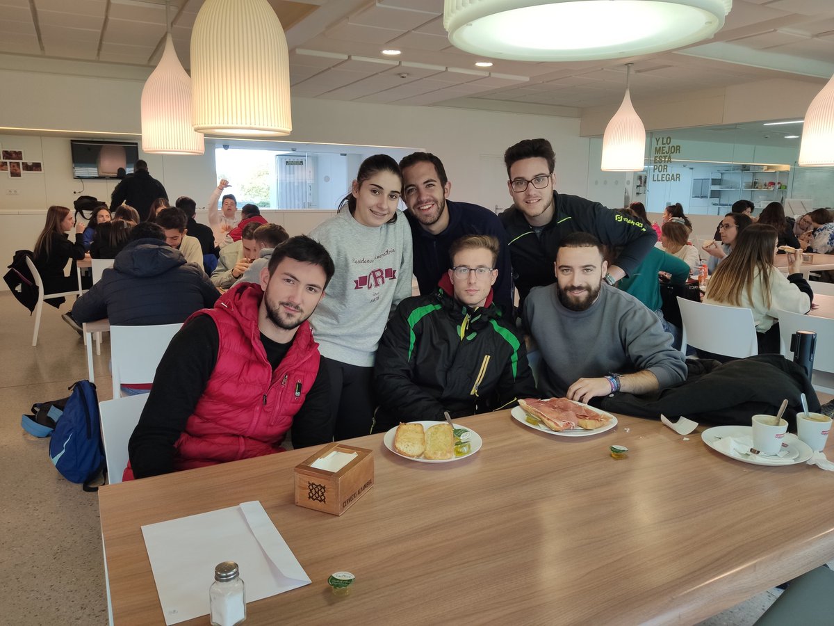 FermnRoldn1's tweet photo. @Sportcientist desayuno saludable completado #cmlicientificosdeportistas https://t.co/vAPg5Rx4vi