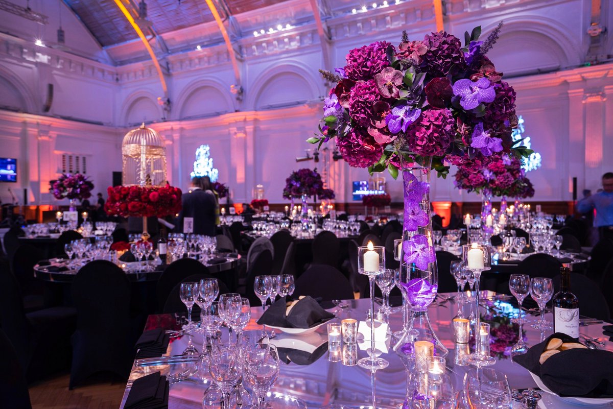 InsideUVL's tweet photo. For those larger private affairs - @the_rhh can be your ideal venue. Dine under the complete glass-vaulted ceiling &amp; really make the space your own with assistance from their in-house event planners! #privateevents #insideuvl #uvlweekly #EventProfsUK #Londonvenues #Londonevents https://t.co/qUnPiSEyDp